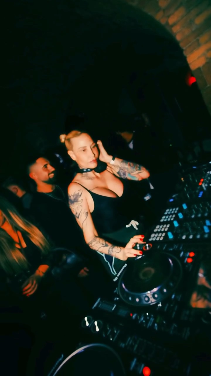Sandra Silver en cabina — Italia, foto 6